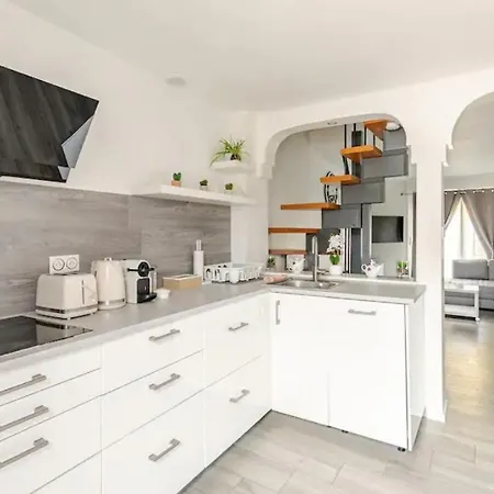 Maisonnette Avec Terrasse Pensión Estrasburgo