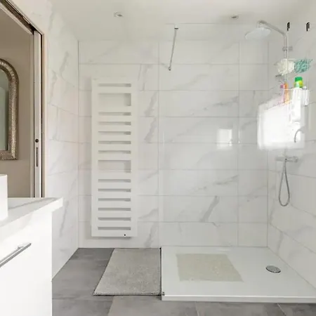 Maisonnette Avec Terrasse Гостьовий будинок Страсбург